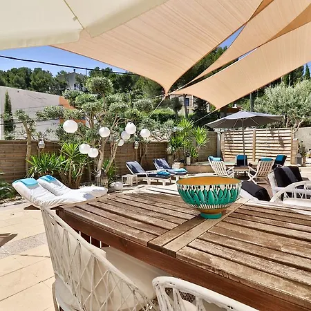 Les D'hotes Du Grand Mornas Bed & Breakfast Carry-le-Rouet