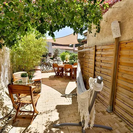Les D'hotes Du Grand Mornas Bed & Breakfast Carry-le-Rouet