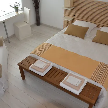 Les D'hotes Du Grand Mornas Bed & Breakfast Carry-le-Rouet