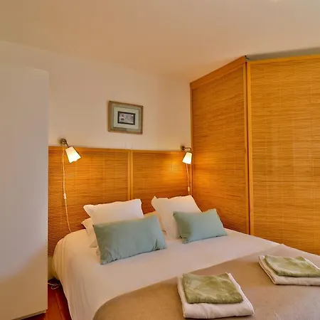 Les D'hotes Du Grand Mornas 2*