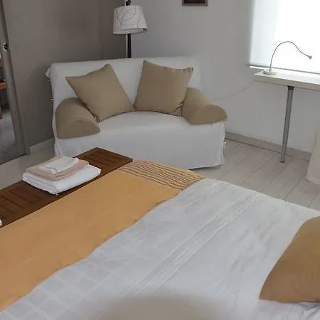 Les D'hotes Du Grand Mornas Frühstückspension